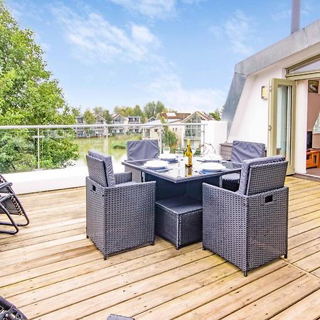 Crow'S Nest Penthouse Apartment With Free Spa Access Somerford Keynes Экстерьер фото