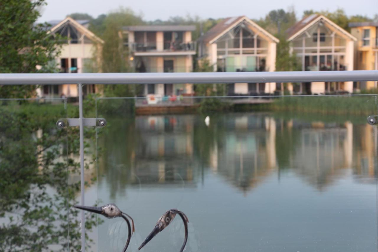 Crow'S Nest Penthouse Apartment With Free Spa Access Somerford Keynes Экстерьер фото