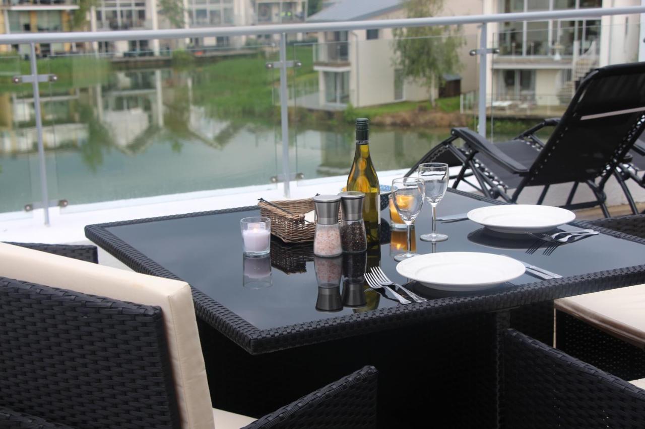 Crow'S Nest Penthouse Apartment With Free Spa Access Somerford Keynes Экстерьер фото