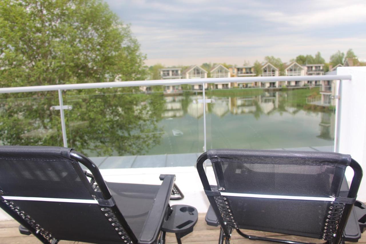 Crow'S Nest Penthouse Apartment With Free Spa Access Somerford Keynes Экстерьер фото