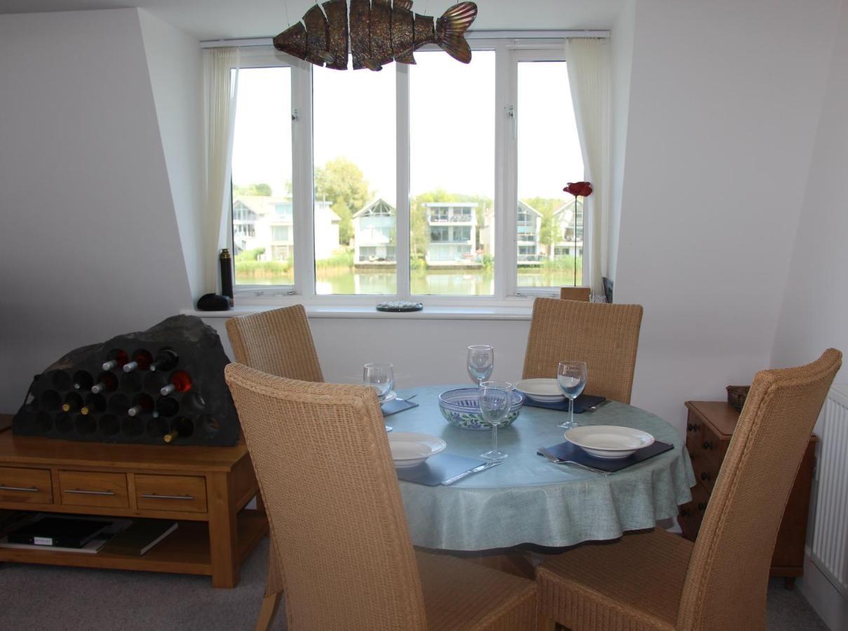 Crow'S Nest Penthouse Apartment With Free Spa Access Somerford Keynes Экстерьер фото